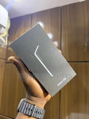 New Samsung Galaxy S25 128 GB Silver