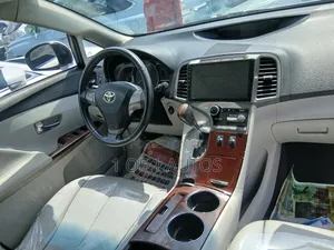 Toyota Venza AWD 2010 White