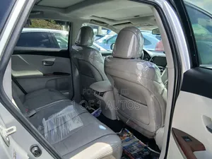 Toyota Venza AWD 2010 White