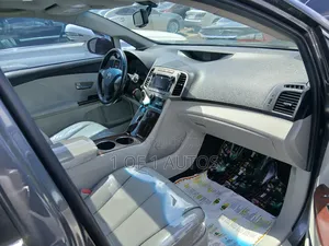 Toyota Venza AWD 2010 Gray