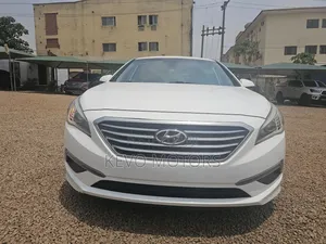 Hyundai Sonata SE 4dr Sedan (2.4L 4cyl 6A) 2015 White