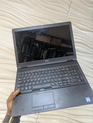 Laptop Dell Latitude 5580 8GB Intel Core i5 SSD 128GB
