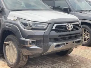 New Toyota Hilux 2025 Black