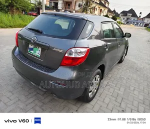 Toyota Matrix S Hatchback FWD (2.4L 4cyl 5A) 2012 Silver