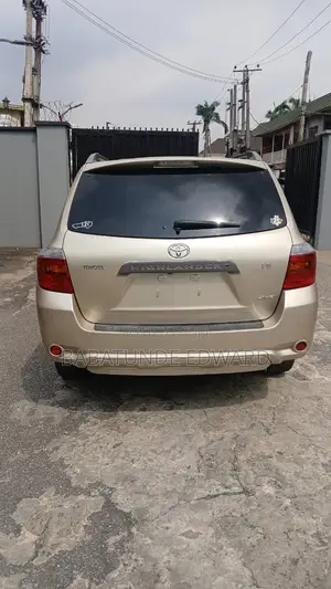 Toyota Highlander 2009 Gold
