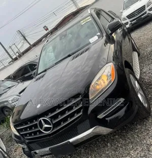 Mercedes-Benz M Class ML350 4dr SUV (3.5L 6cyl 7A) 2014 Black