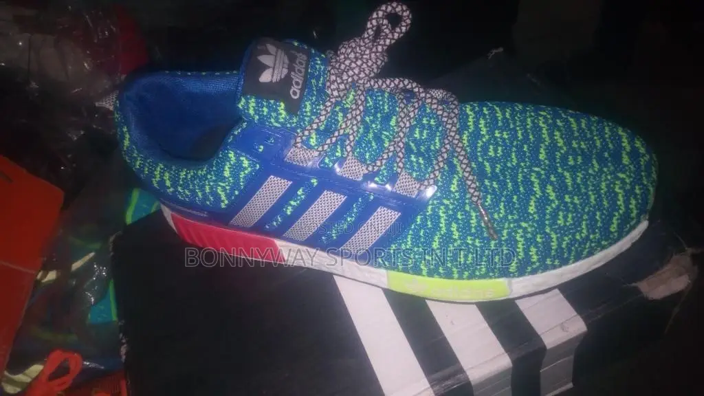 Jugging Sports Canvas