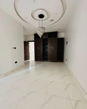 5bdrm Duplex in Bode Thomas for sale