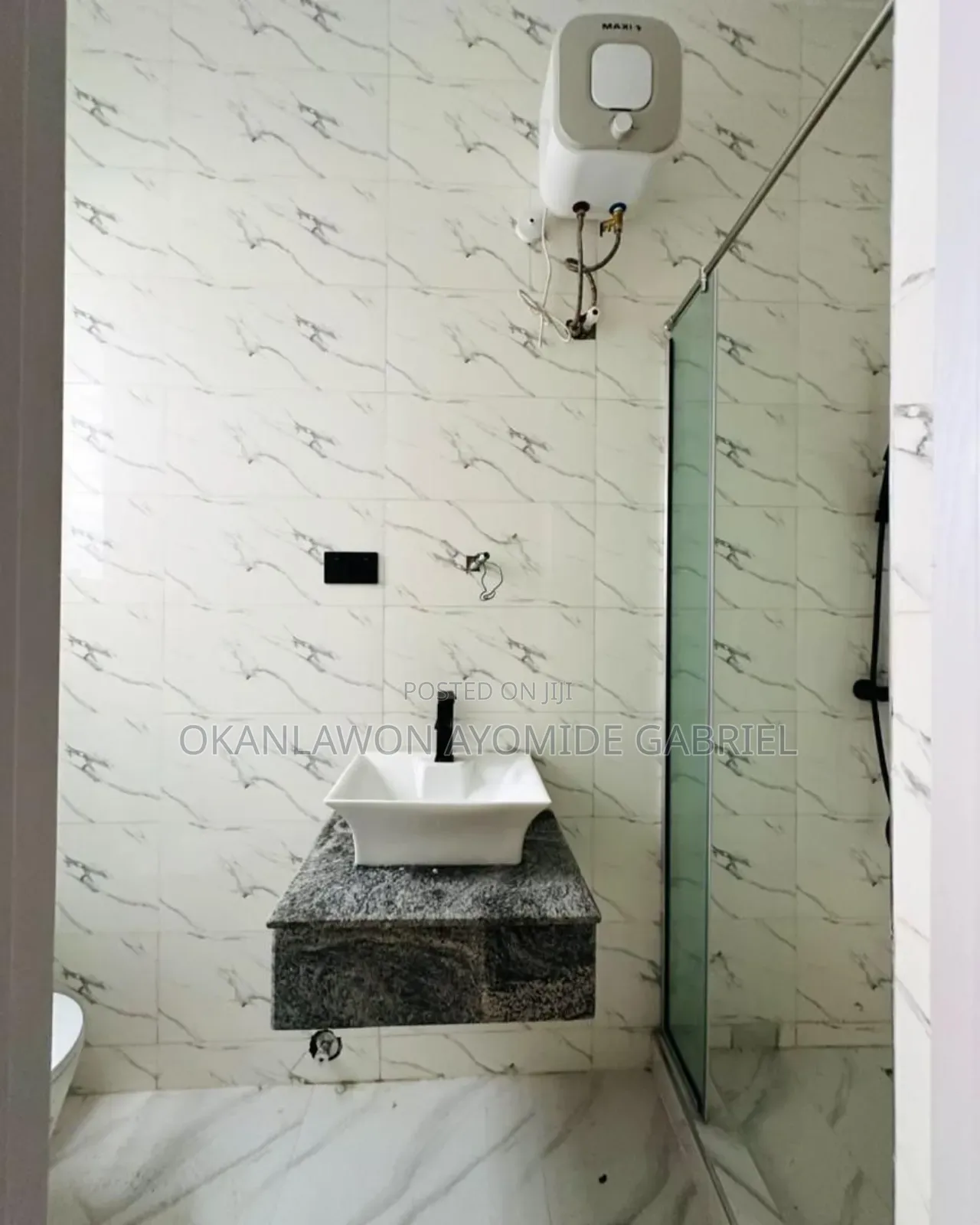 5bdrm Duplex in Bode Thomas for sale