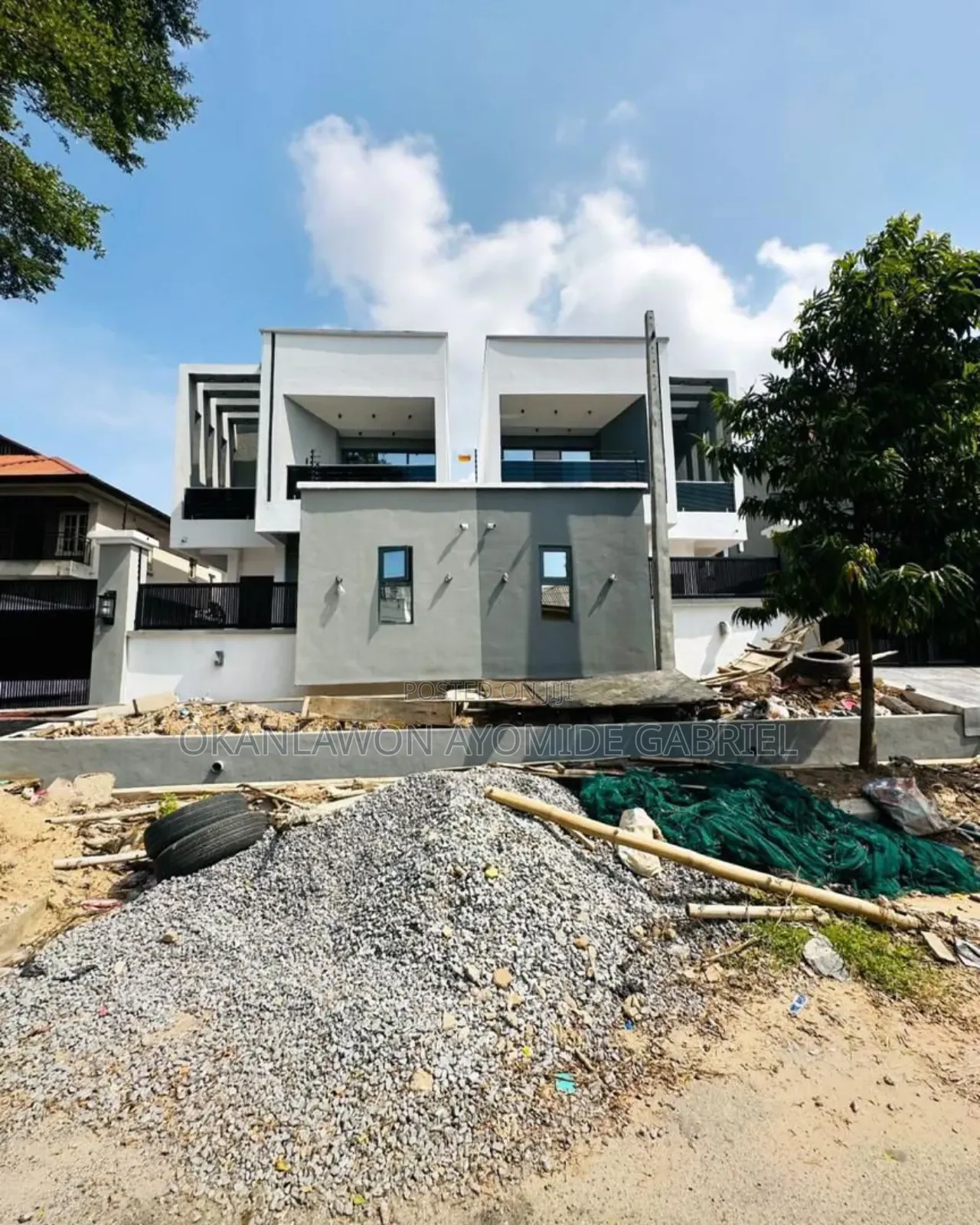 5bdrm Duplex in Bode Thomas for sale
