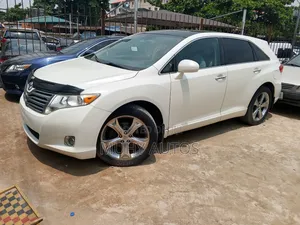 Toyota Venza XLE 2010 White