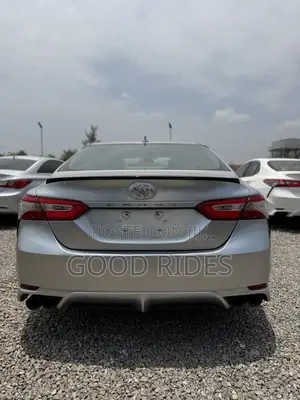 Toyota Camry SE (2.5L 4cyl 8A) 2019 Silver