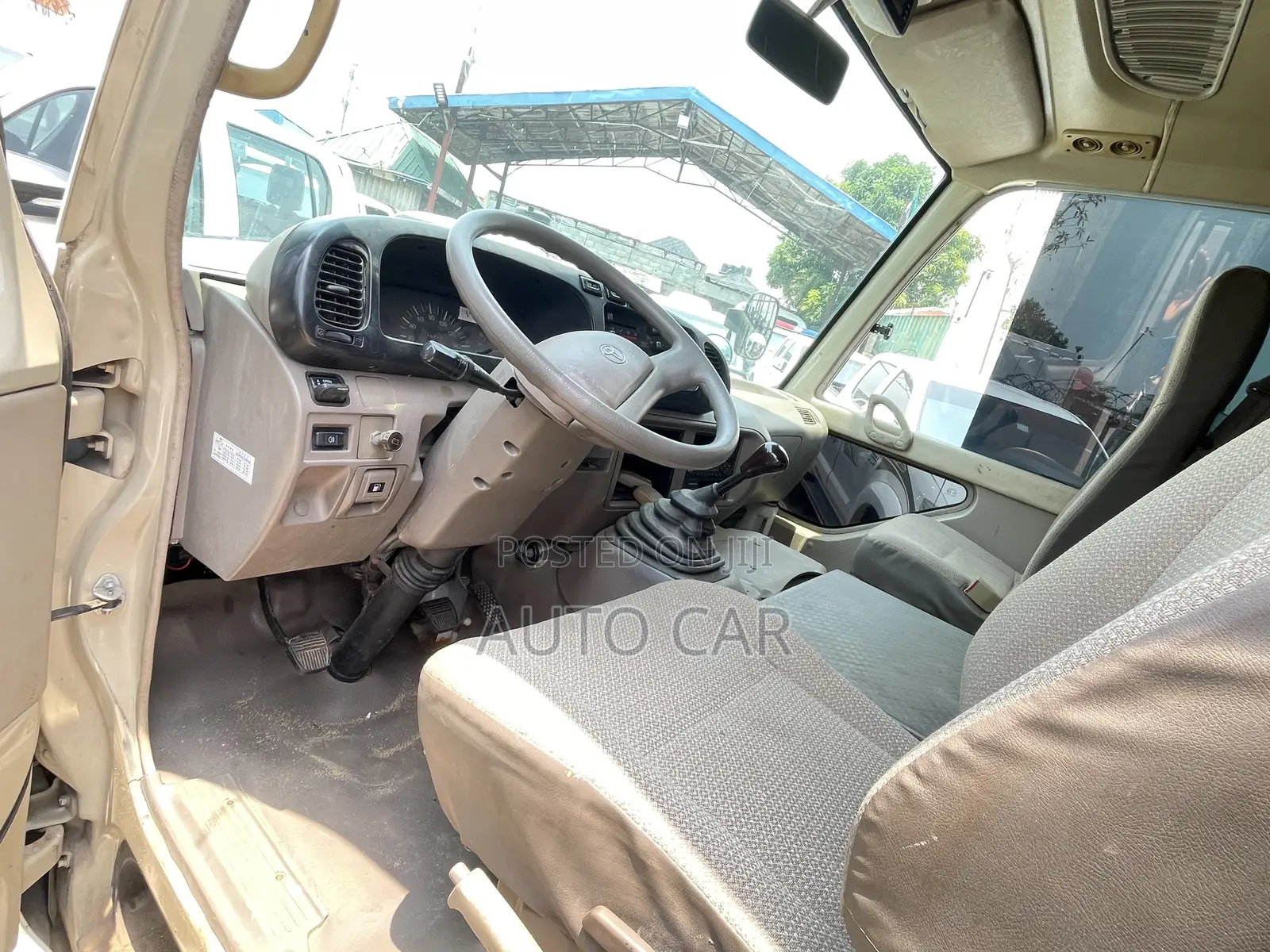 Toyota Coaster 2013 Gold