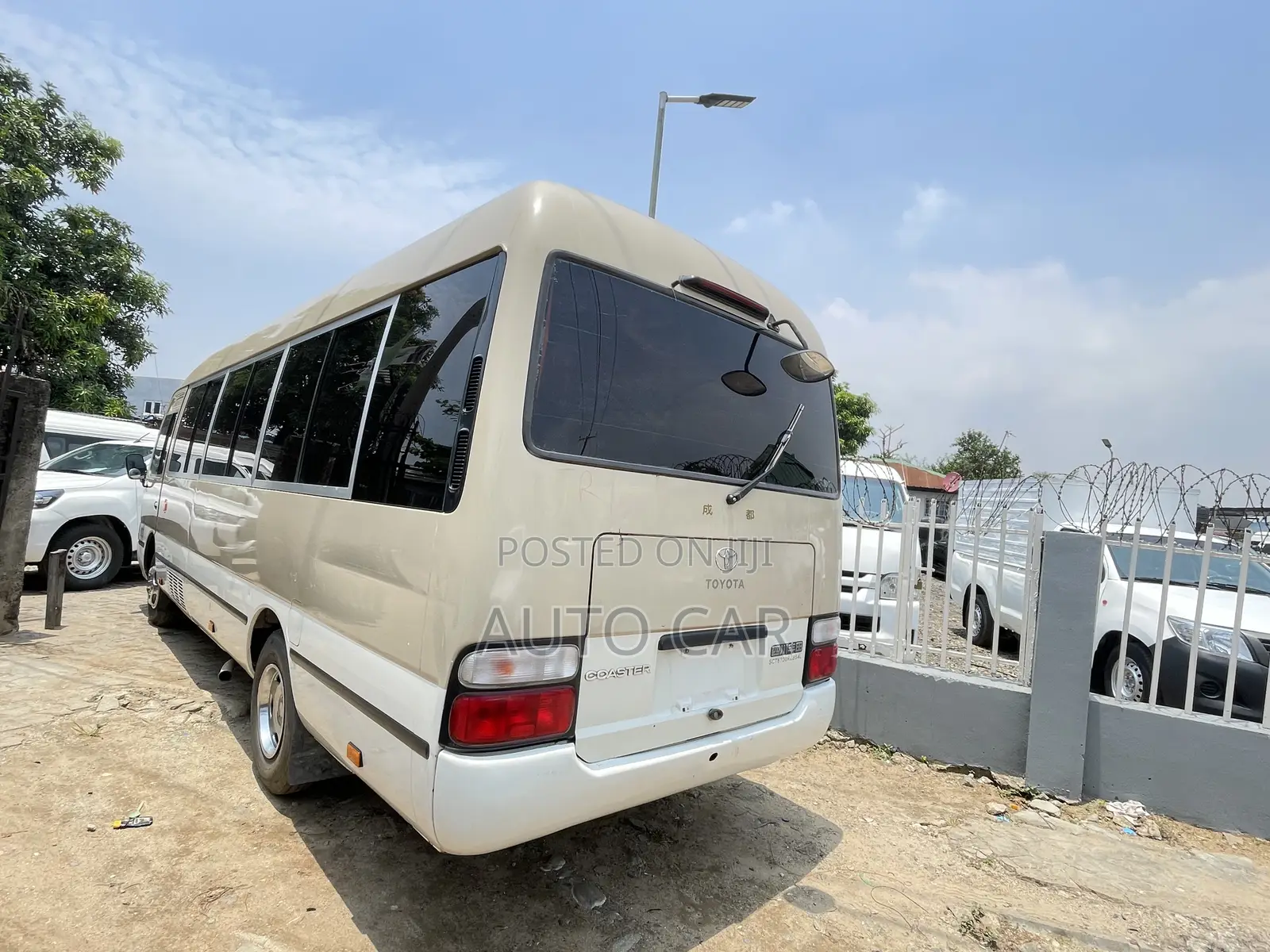 Toyota Coaster 2013 Gold