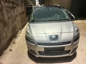 Peugeot 5008 2010 Silver