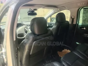 Peugeot 5008 2010 Silver