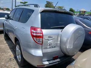 Toyota RAV4 Limited 2011 Silver