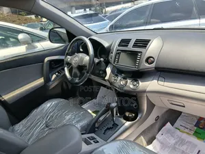 Toyota RAV4 Limited 2011 Silver