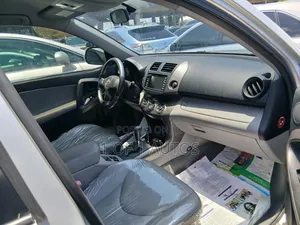 Toyota RAV4 Limited 2011 Silver
