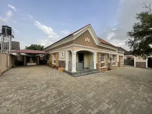 5bdrm Bungalow in Life Camp for sale