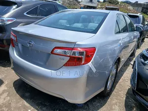 Toyota Camry LE 4dr Sedan (2.5L 4cyl 6A) 2014 Silver