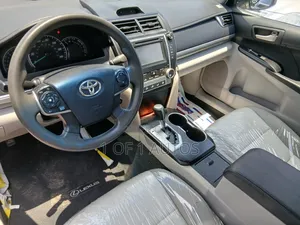Toyota Camry LE 4dr Sedan (2.5L 4cyl 6A) 2014 Silver