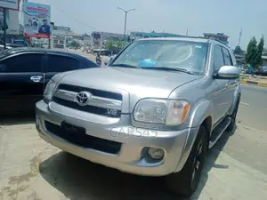 Toyota Sequoia 2005 Silver