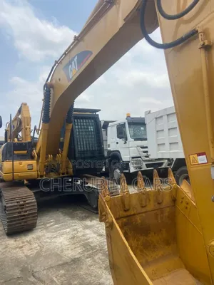 2025 Excavator Machine Foreign Used Excellent Condition
