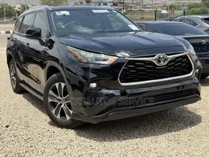Toyota Highlander XLE 2021 Black