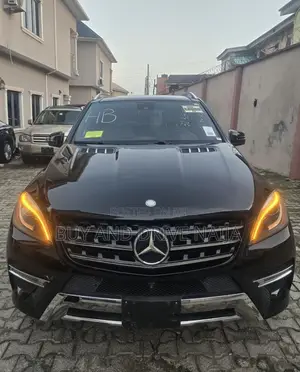 Mercedes-Benz M Class ML550 4MATIC 4dr SUV AWD (4.7L 8cyl Turbo 7A)