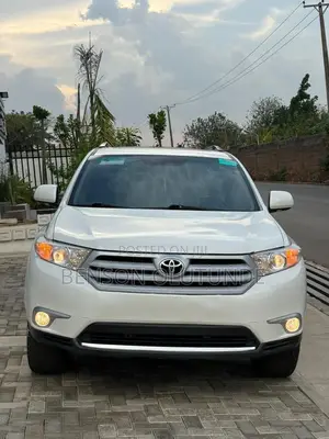 Toyota Highlander Limited 3.5L 2WD 2013 White