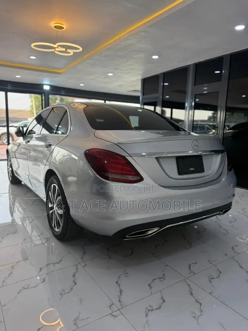 Mercedes-Benz C300 2016 Silver