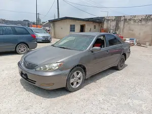 Toyota Camry LE 4dr Sedan (2.4L 4cyl 5A) 2006 Gray
