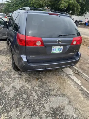 Toyota Sienna 2007 Gray