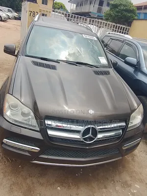 Mercedes-Benz GL-Class 2012 Gold