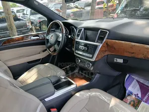 Mercedes-Benz M Class ML350 4MATIC 4dr SUV AWD (3.5L 6cyl 7A) 2015