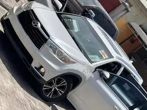Toyota Highlander XLE V6 4x2 (3.5L 6cyl 6A) 2016 White