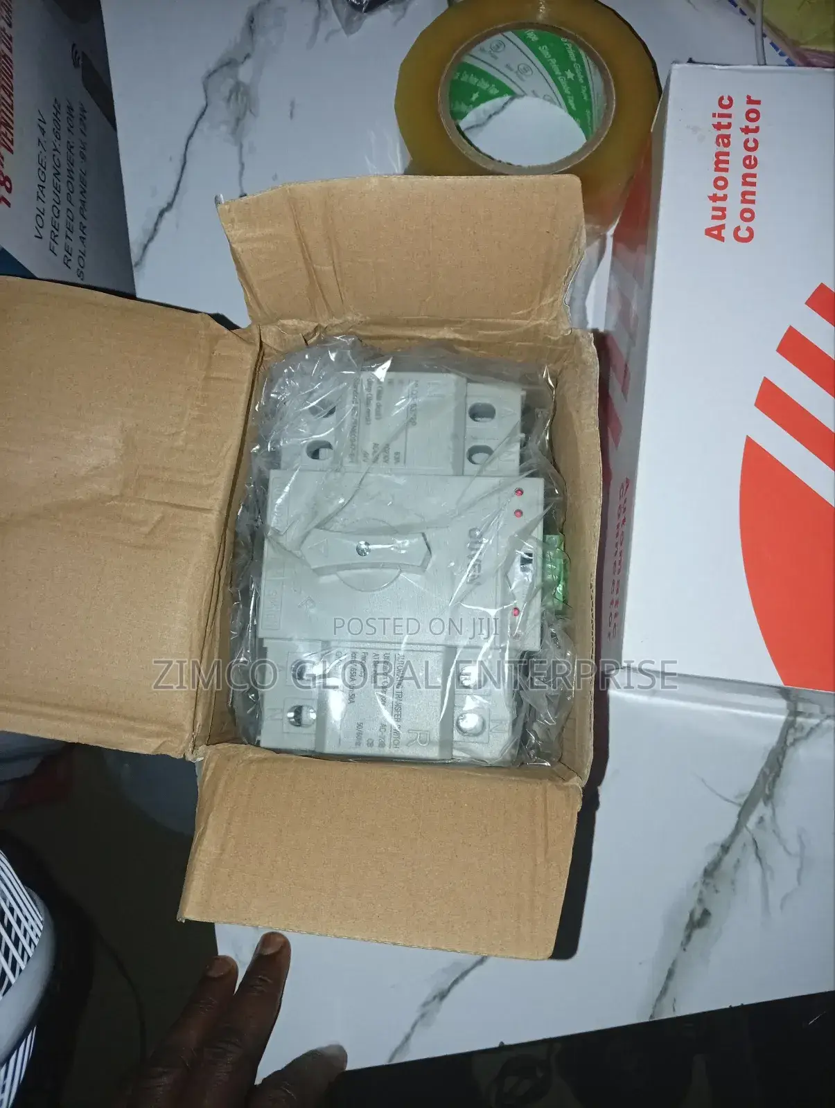 Automatic Changeover It Will Automatically Change From Solar to Light.