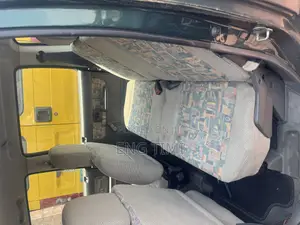 Suzuki APV Minibus 2000 Green