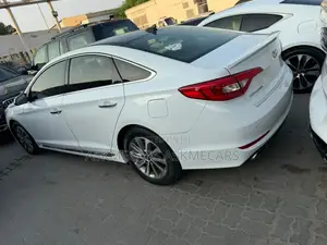 Hyundai Sonata Sport Sedan FWD (2.4L 4cyl 6A) 2016 White
