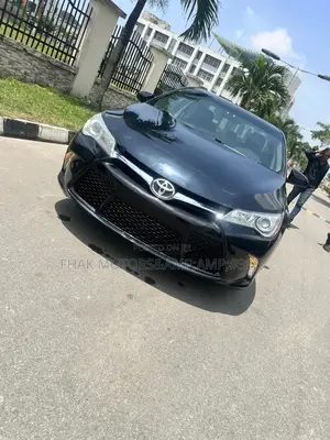 Toyota Camry SE 4dr Sedan (2.5L 4cyl 6A) 2016