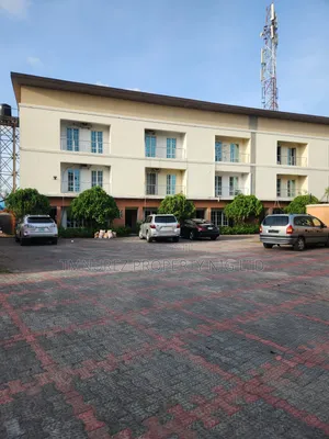 Studio Apartment in Cchevron for rent