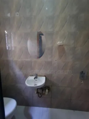 1bdrm Apartment in Chevron for rent