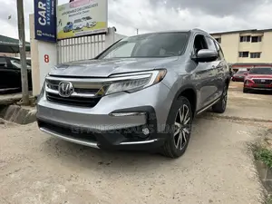 Honda Pilot Touring AWD 2019 Gray