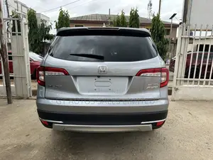 Honda Pilot Touring AWD 2019 Gray