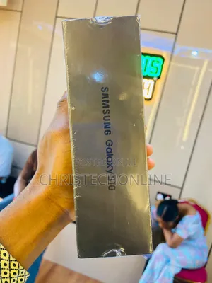 New Samsung Galaxy S10 128 GB Black