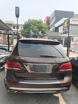 Mercedes-Benz GLE-Class 2016 Brown