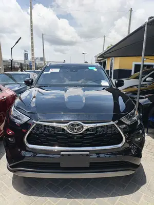 Toyota Highlander Platinum 2022 Black