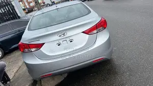 Hyundai Elantra 2012 Silver