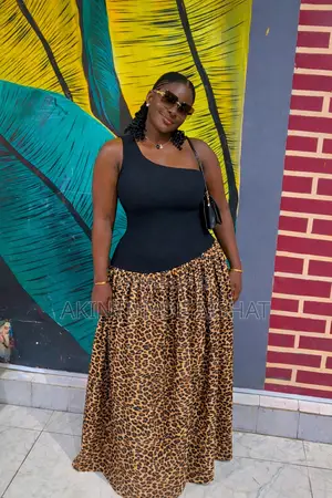 Savannah Queen Gown 